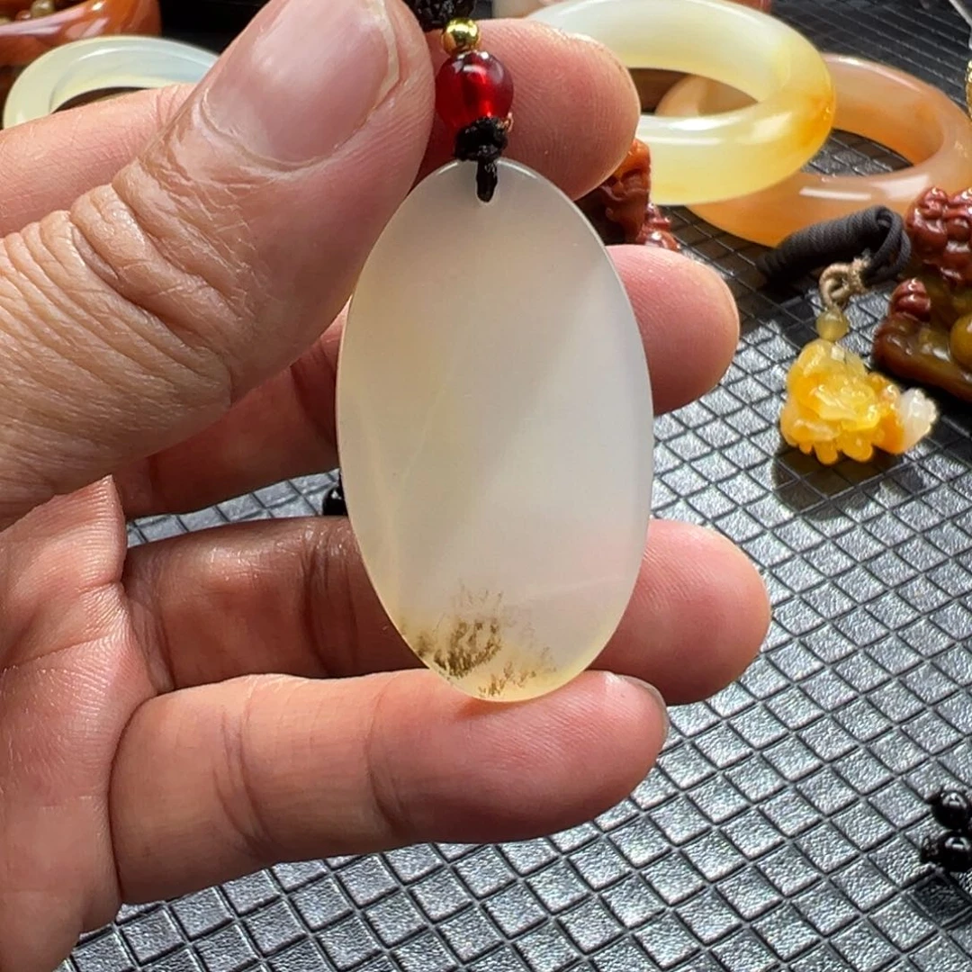 石英质玉未镶嵌颈饰
