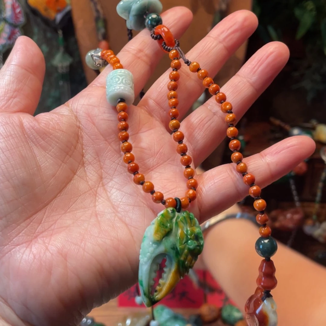 【闪购商品】吊坠(赠链)未镶嵌翡翠