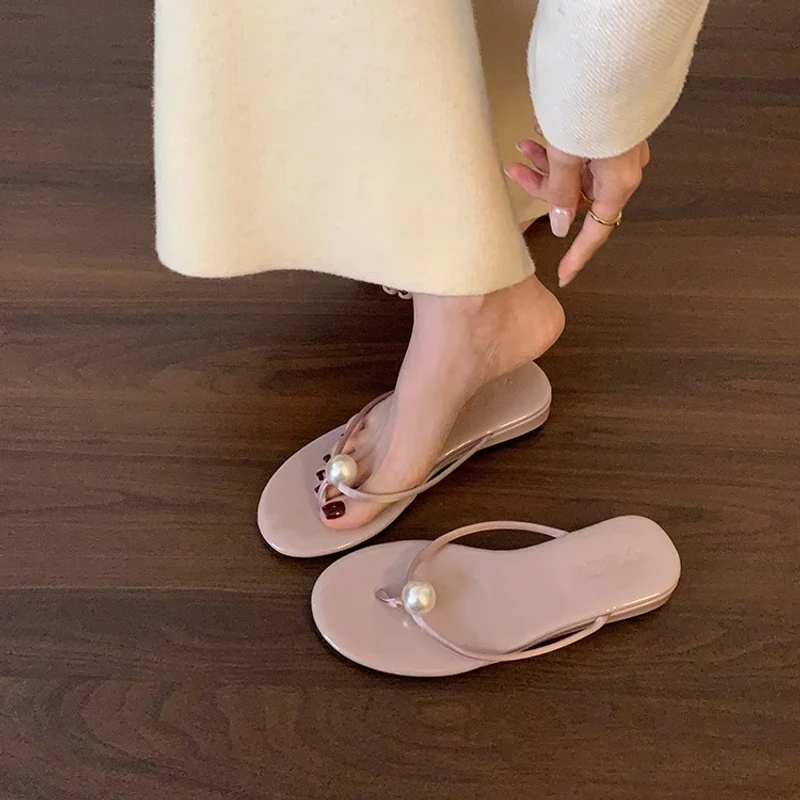 春夏坡跟人字拖夹脚拖鞋女鞋外穿珍珠仙女风海边银色凉拖鞋沙滩