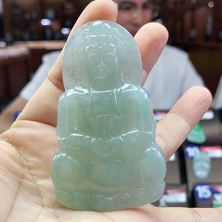 颈饰未镶嵌翡翠观音