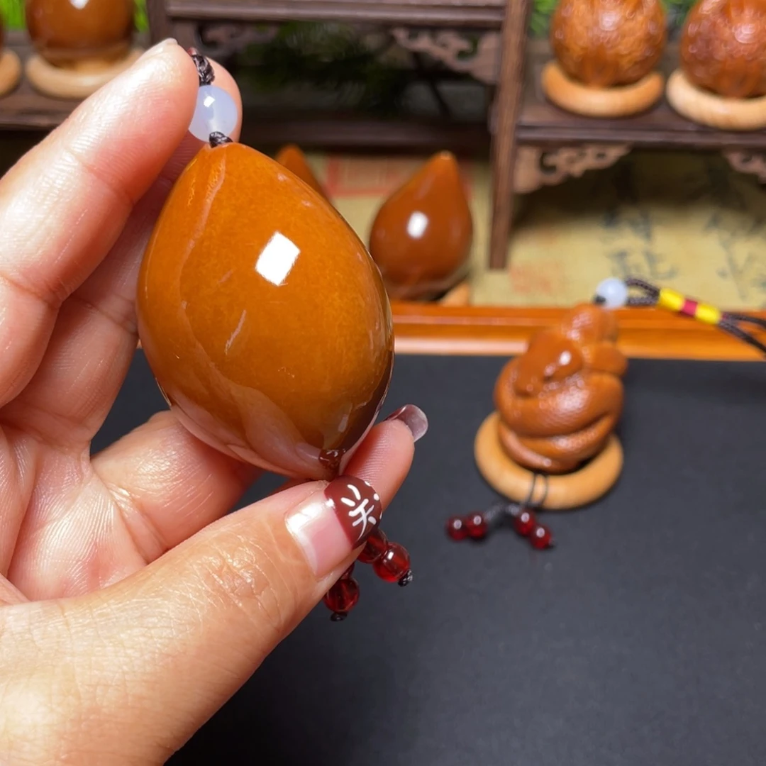 橄榄核吊坠一线天35穿配