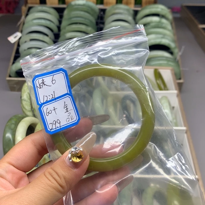 未镶嵌蛇纹石玉手镯6