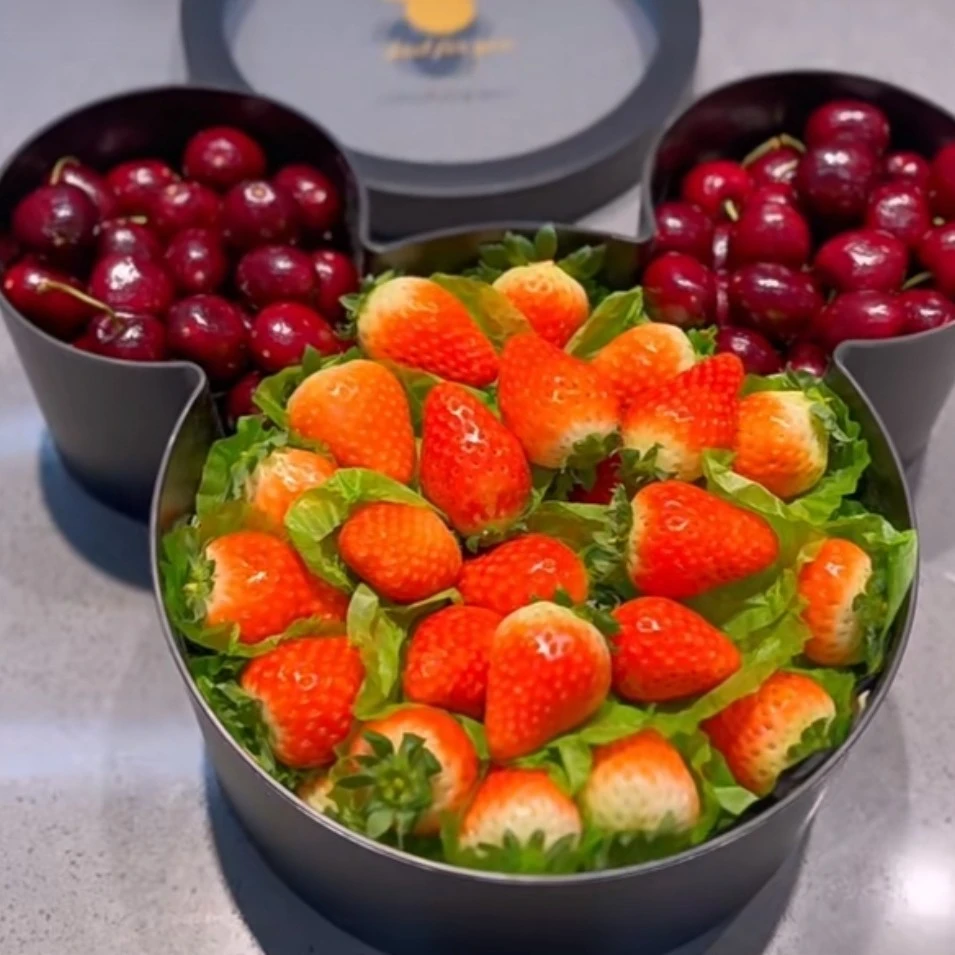 “莓”你不行 车厘子草莓米奇水果礼盒