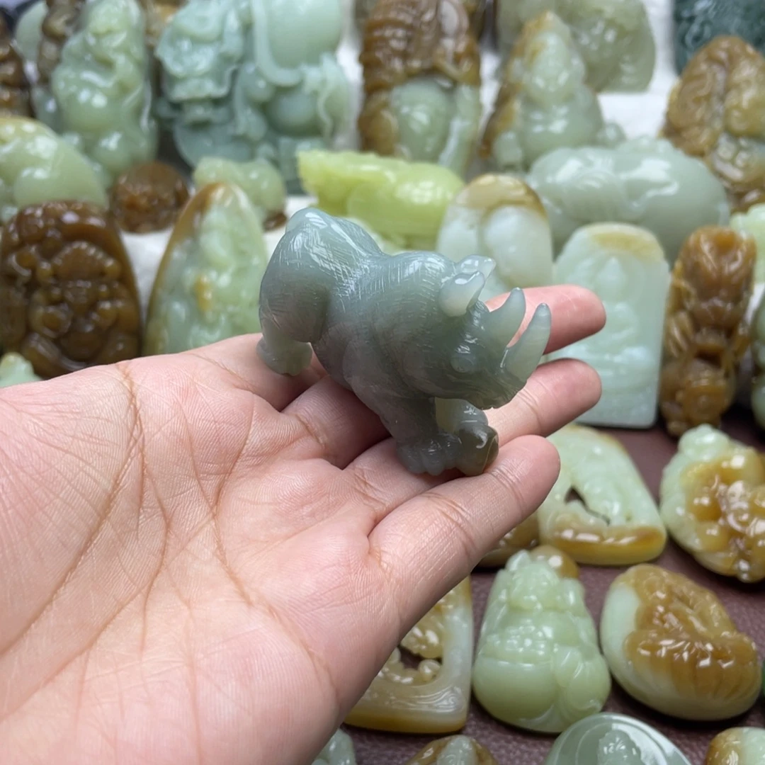 颈饰未镶嵌和田玉