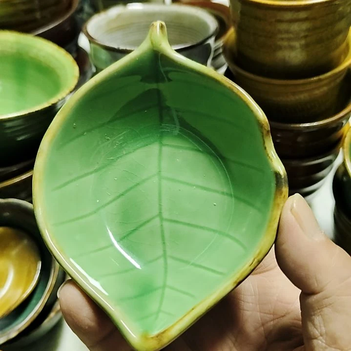 瓷片五厂，七厂，瓷器摆件，瓷片！都有微瑕疵。