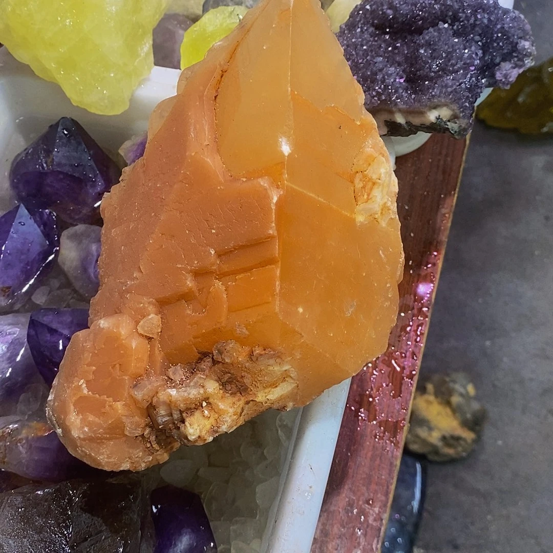 塔***台水晶珠宝半成品未镶嵌