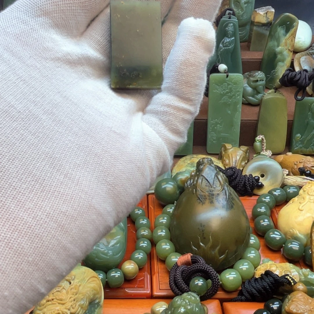 岫岩老玉（透闪石质玉）未镶嵌颈饰