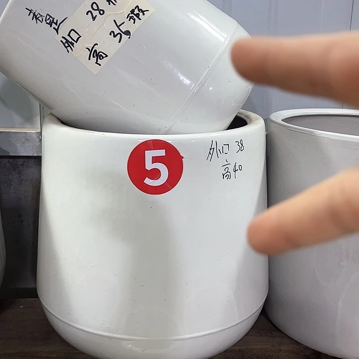 陶瓷大花盆一套两个