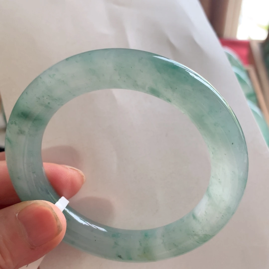 石英质玉手镯（圆镯）未镶嵌