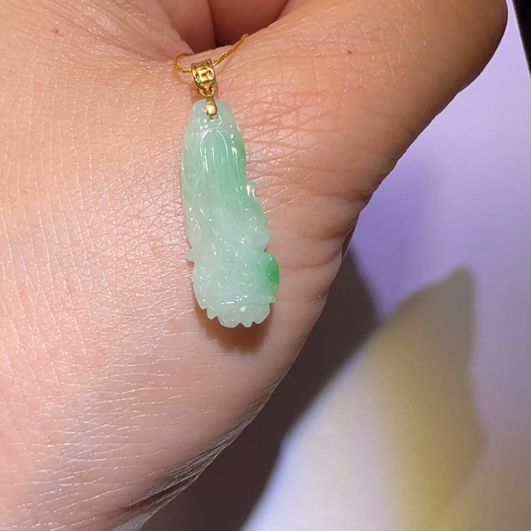 翡翠颈饰18K金镶嵌吊坠