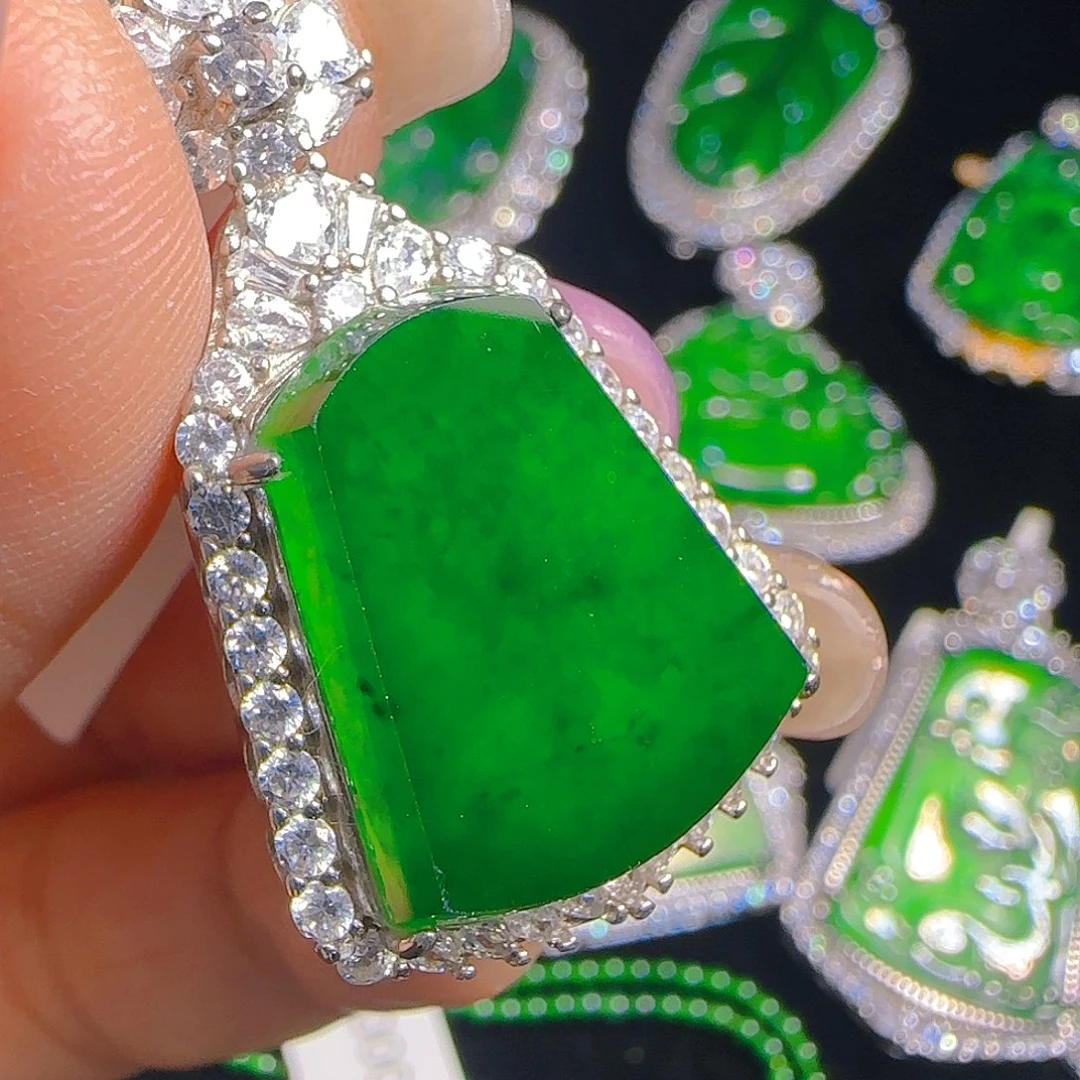 翡翠吊坠(赠链)银S925镶嵌