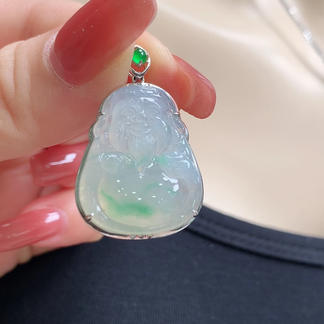 翡翠18K金镶嵌颈饰财神爷