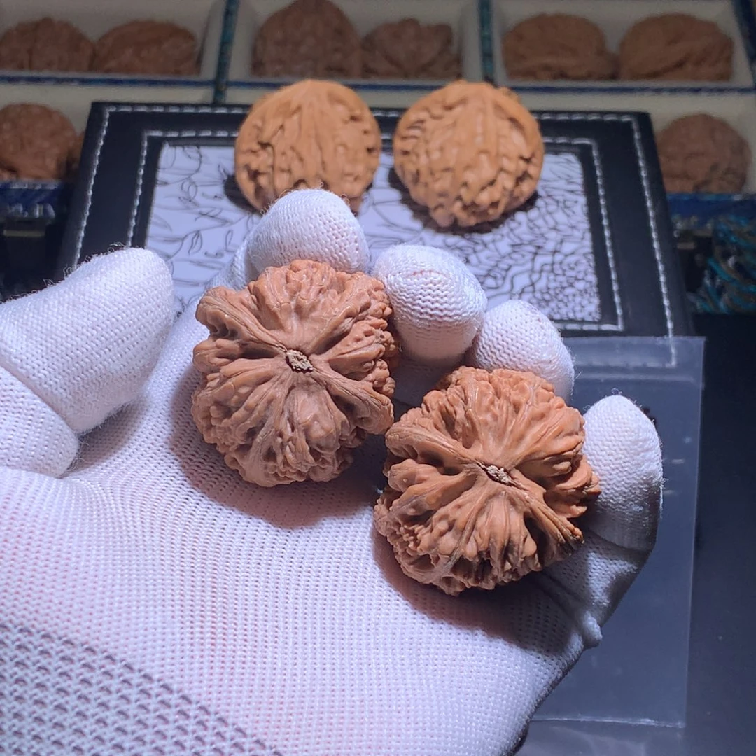 文玩核桃吊坠D42异形粗筋