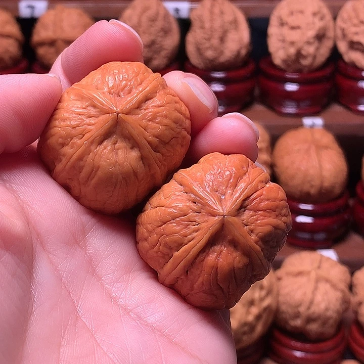 吊坠桃核金蜢四棱36尺寸