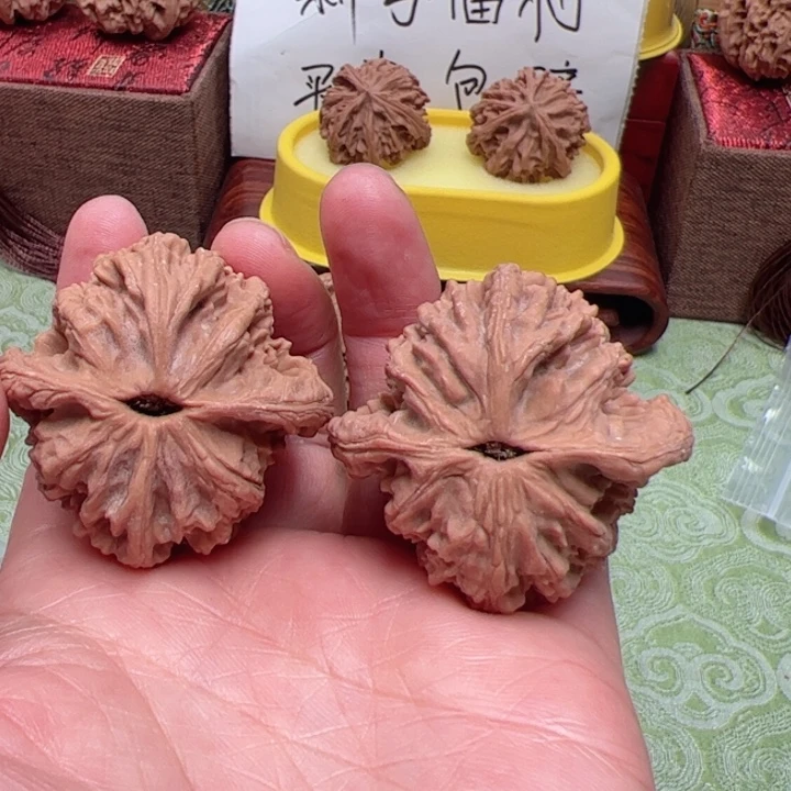 文玩核桃吊坠虎头文玩核桃手把家