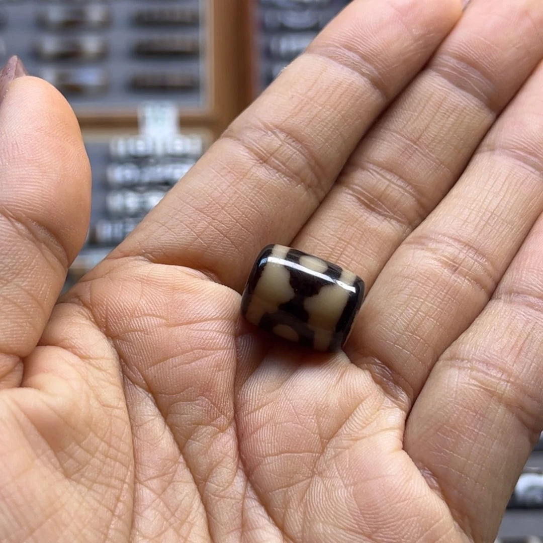 无***人玛瑙/玉髓（覆膜）未镶嵌颈饰