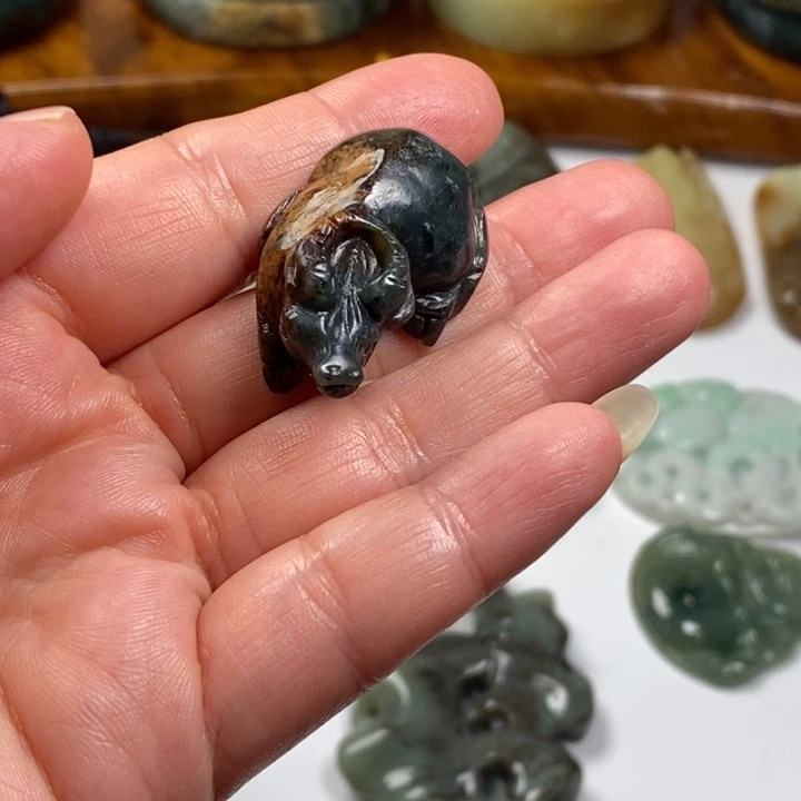 和田玉（糖玉）未镶嵌把件