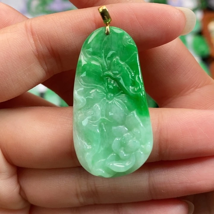 颈饰未镶嵌翡翠吊坠