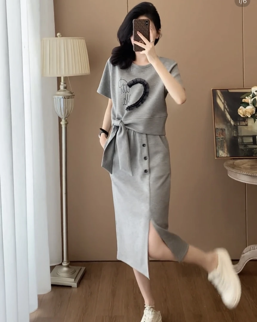 2025高档女士休闲时尚套装裙夏显瘦气质减龄运动风半身裙子两件套