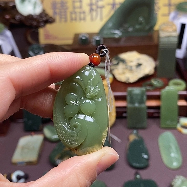 岫岩河磨玉（透闪石质玉）析木未镶嵌清**生