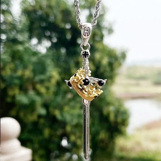 铜合金项链 宝剑项链男潮朋克风哥特式剑吊坠风十字架皇冠锁骨链