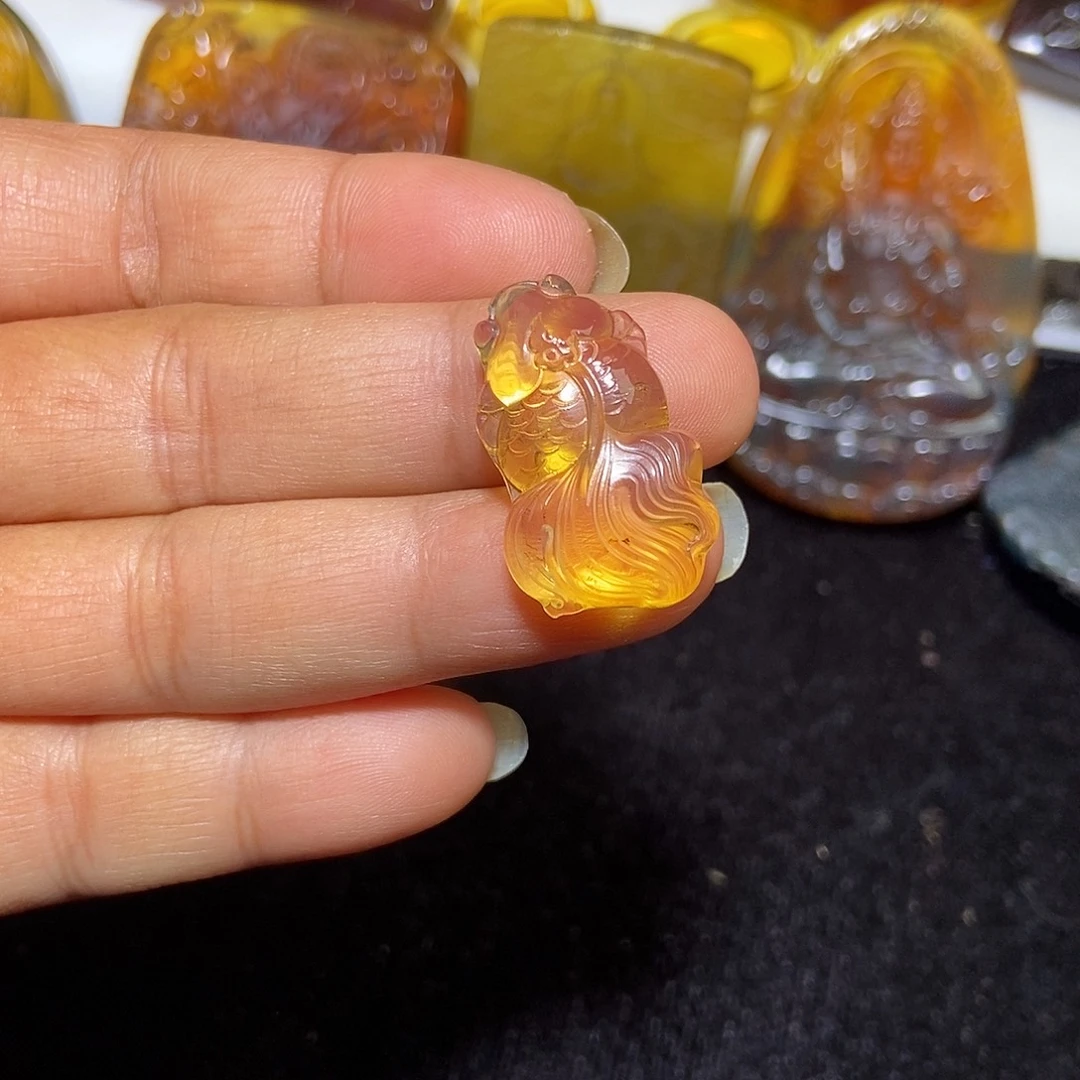 琥珀未镶嵌颈饰缅甸天然琥珀吊坠