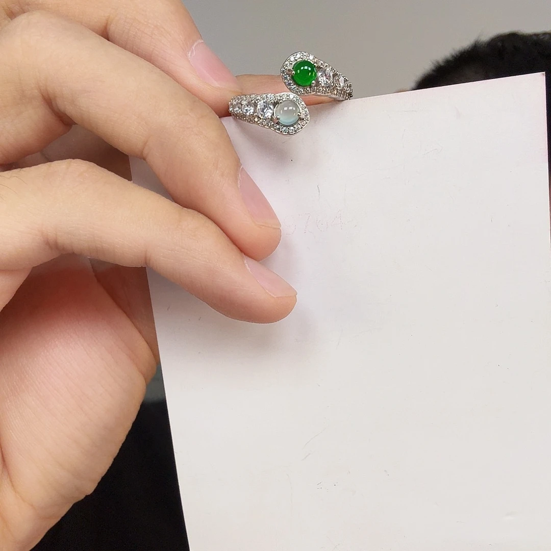 翡翠银S925镶嵌颈饰一件