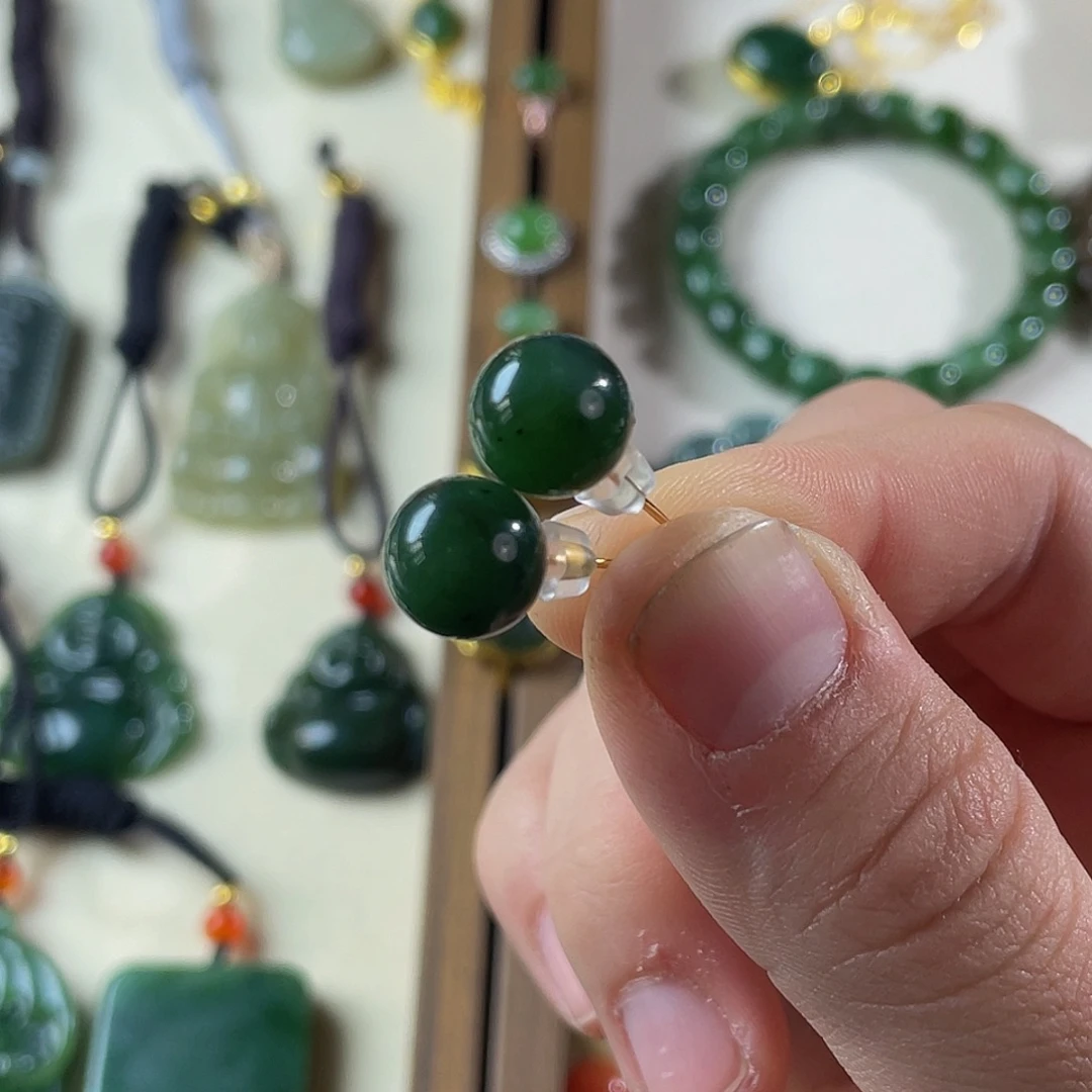 和田玉未镶嵌耳饰