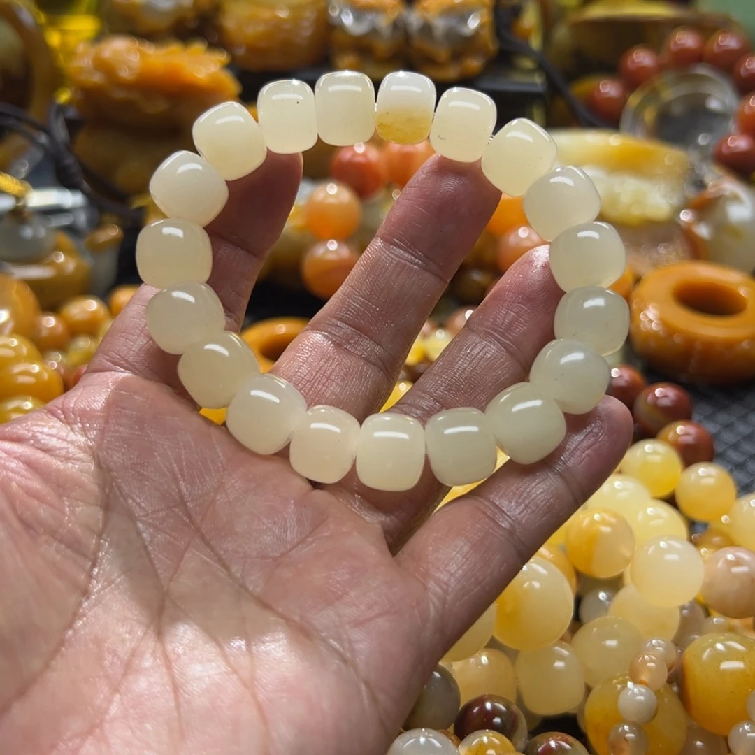 石英质玉未镶嵌颈饰