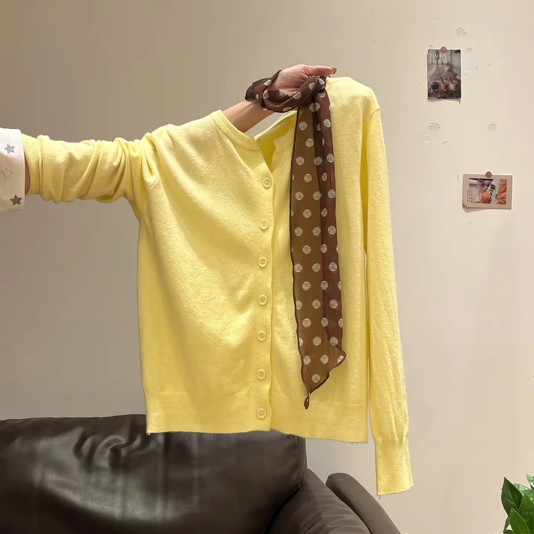 黄色半开领长袖针织开衫女秋季新款外套配丝巾宽松排扣高级感上衣