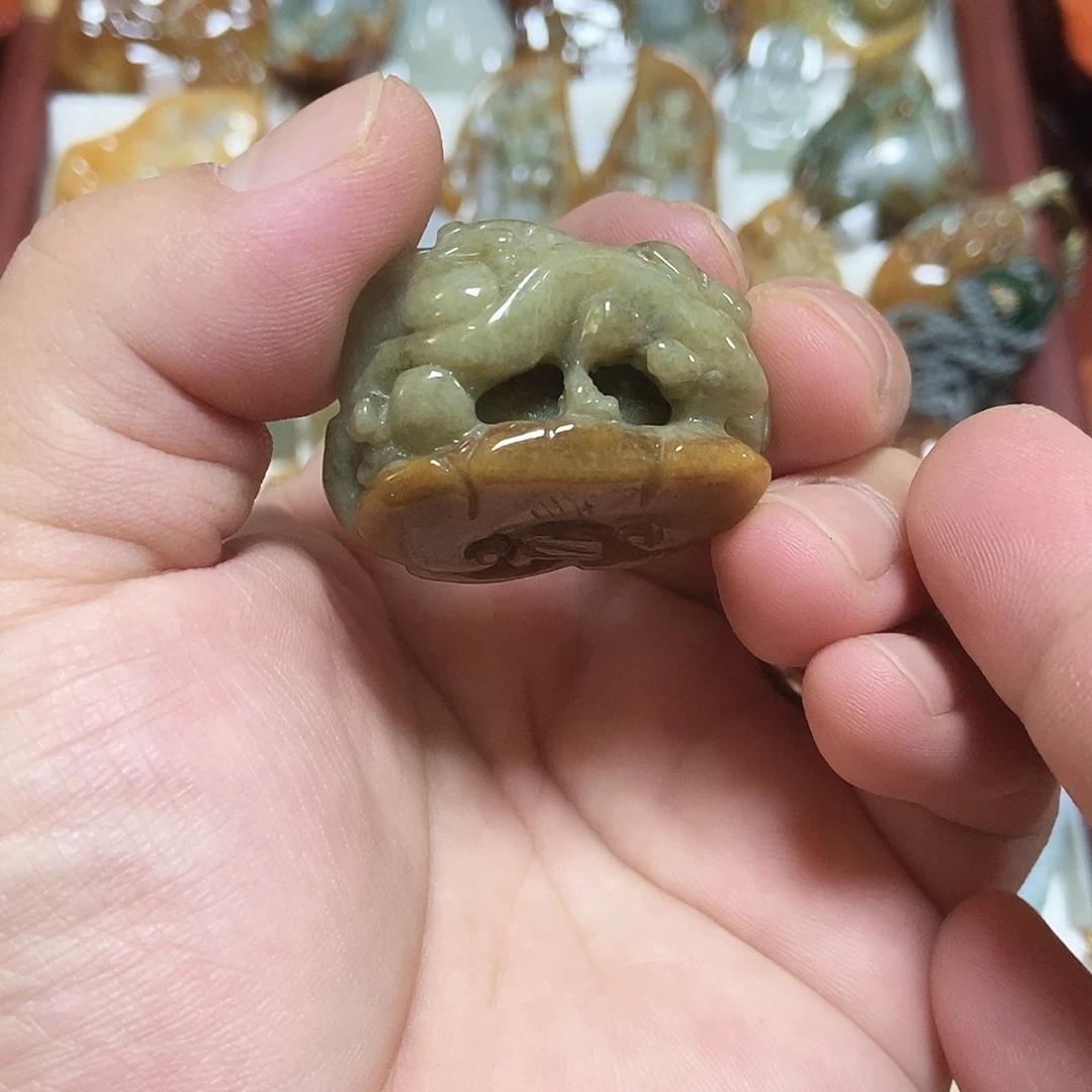 翡翠未镶嵌颈饰翡翠挂件