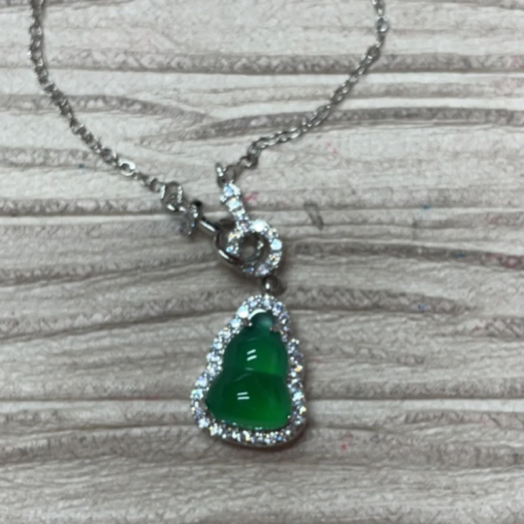 铜合金项链 24937 镶嵌绿色小髓葫芦项链 银色底
