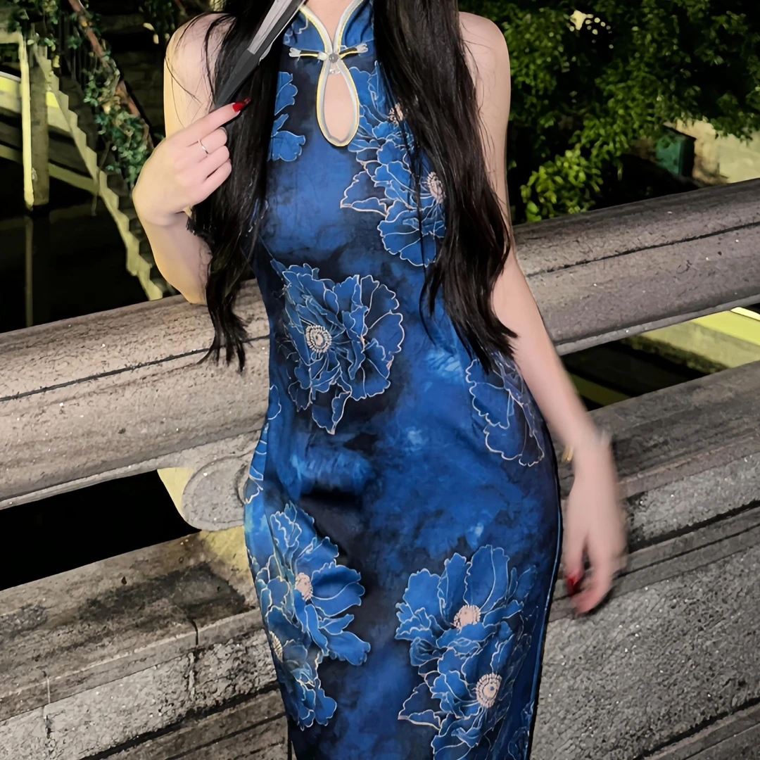 2025春夏新中式国风改良旗袍连衣裙缎面提花挂脖修身御姐气质长裙