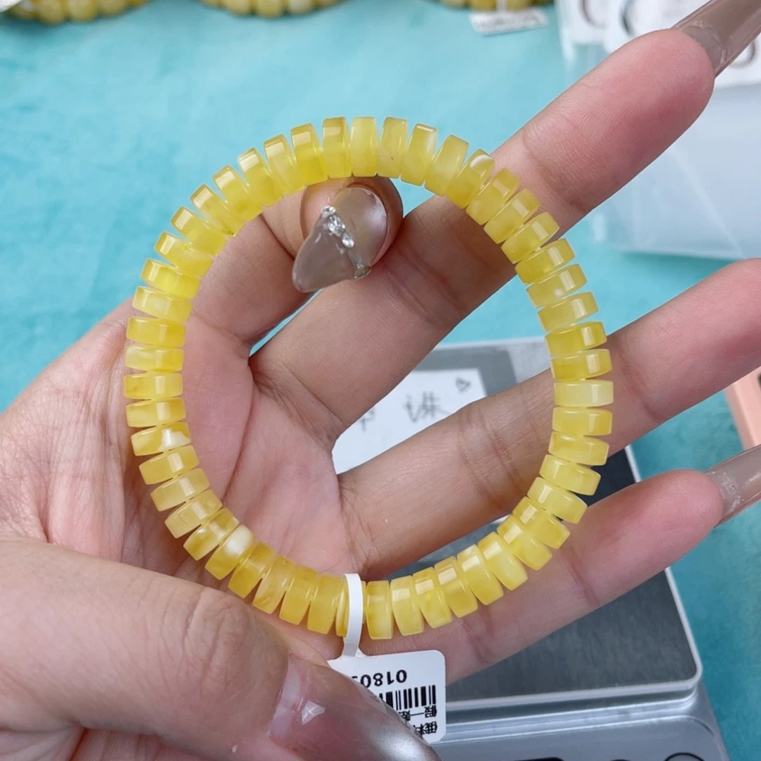 蜜蜡裸石未镶嵌蜜蜡