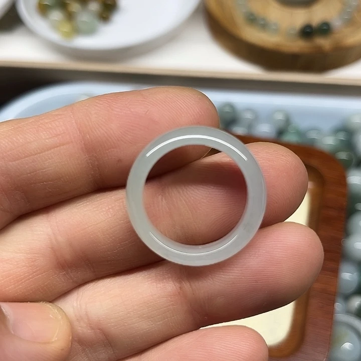 翡翠散珠圈口20戒指