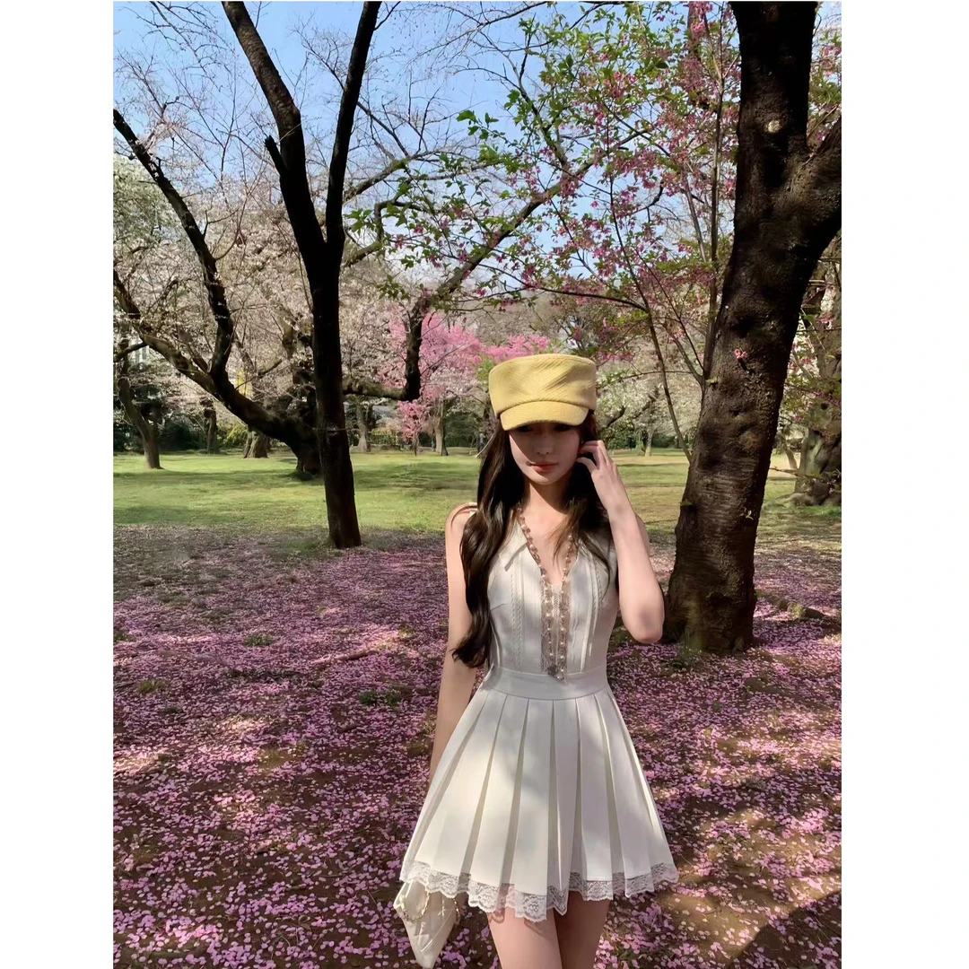 夏季2025新款时尚优雅气质蕾丝翻领百褶连衣裙女高级感显瘦短裙子