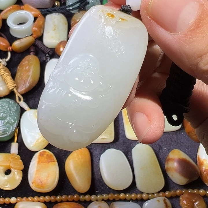 泥***儿和田玉未镶嵌吊坠(不含链)