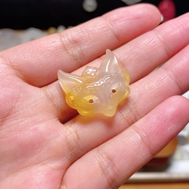 茉****玛瑙/玉髓未镶嵌颈饰