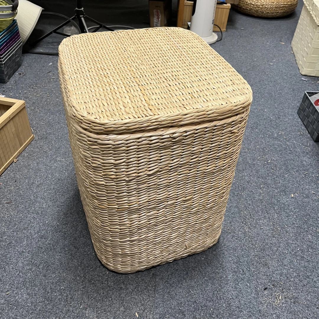 1305号蒲草编制收纳凳（有瑕疵介意勿拍）