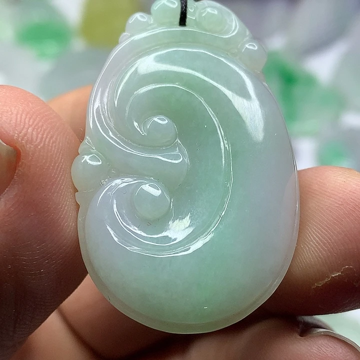 翡翠未镶嵌吊坠(赠链)