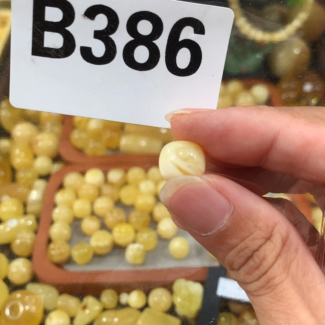 未镶嵌琥珀珠宝奇石