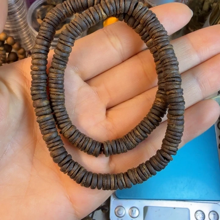 沉香碎屑沉香莺歌绿奇楠06沉水片片双圈11克