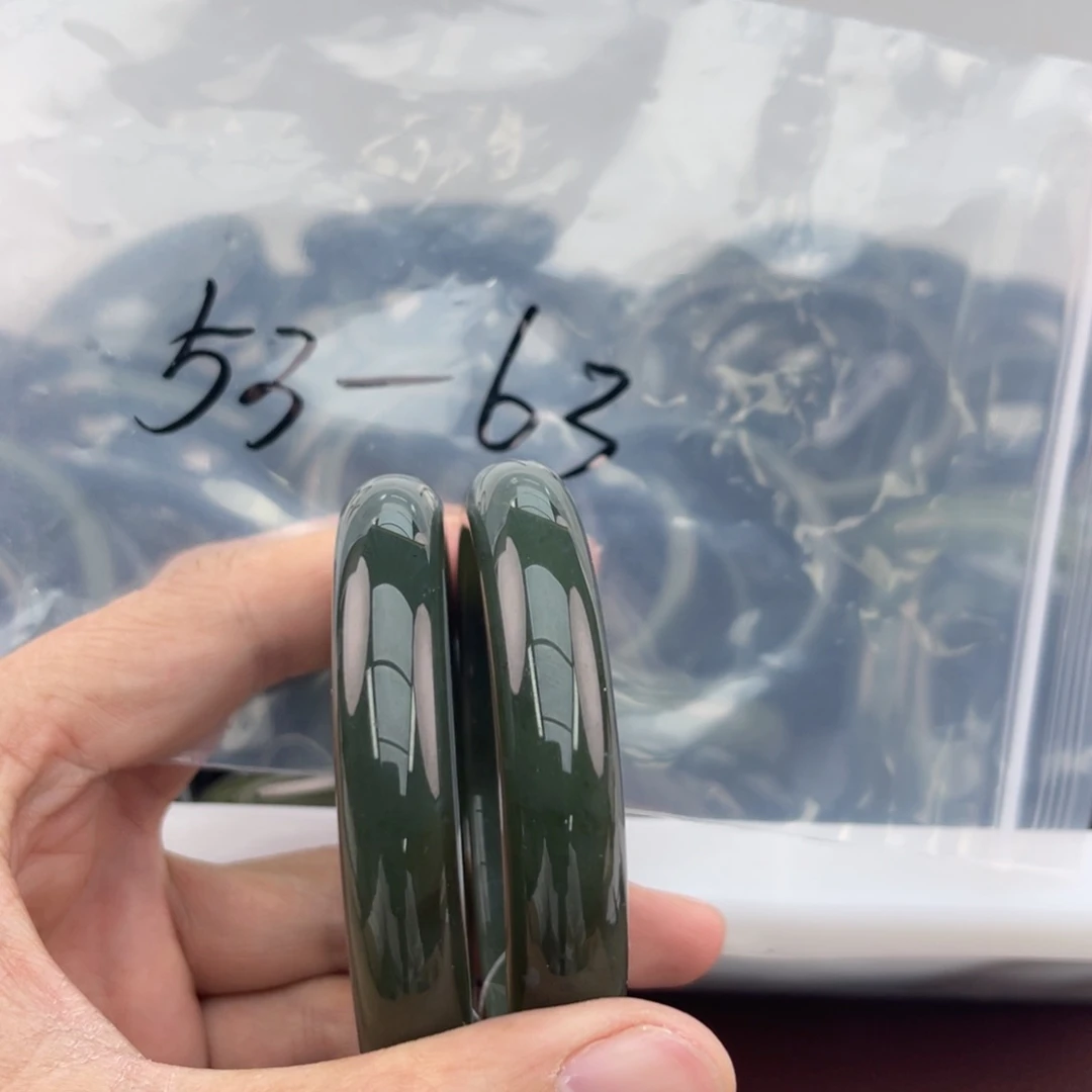 和田玉手镯未镶嵌多样性发货，拍一发一