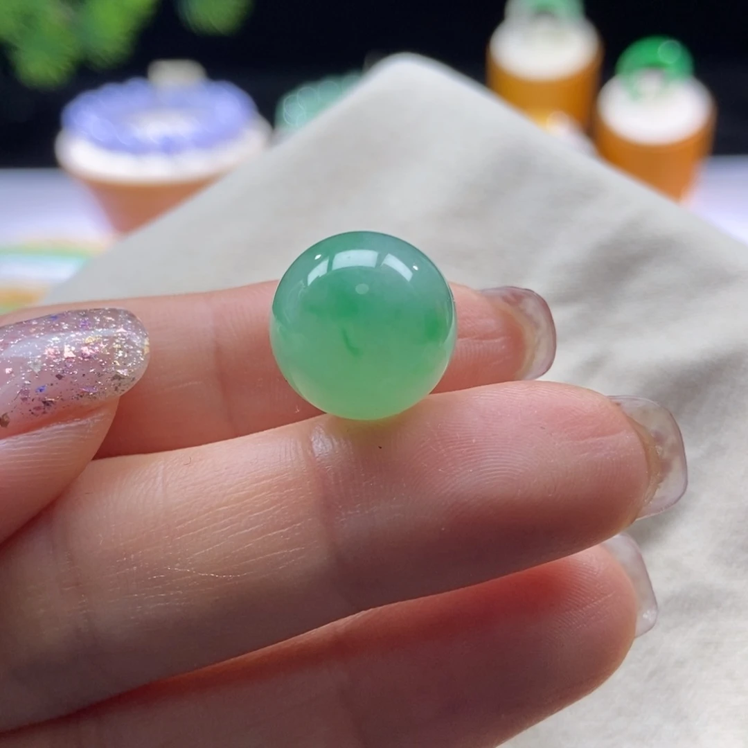 翡翠颈饰未镶嵌冰绿圆珠14.3mm