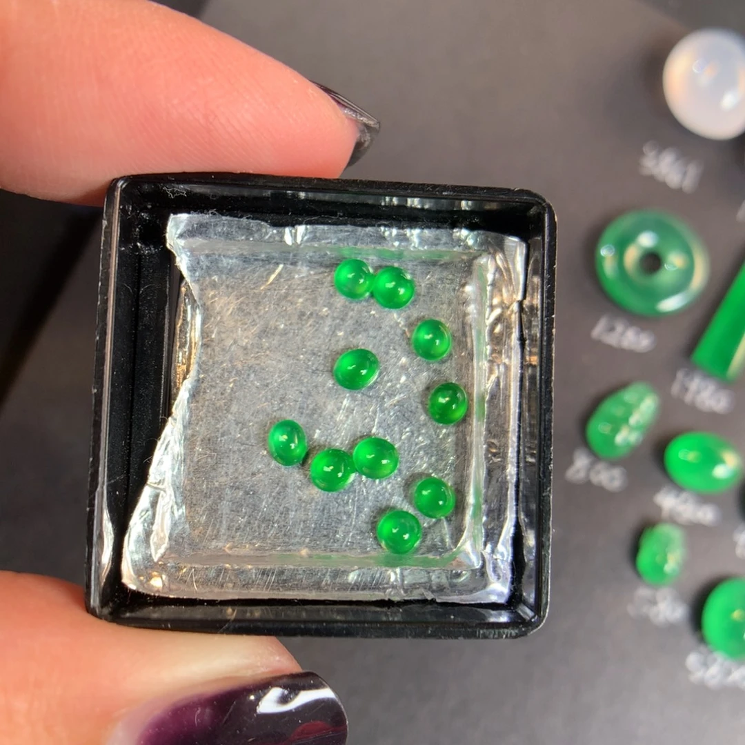 翡翠散珠翡翠10个 3.2-2.8