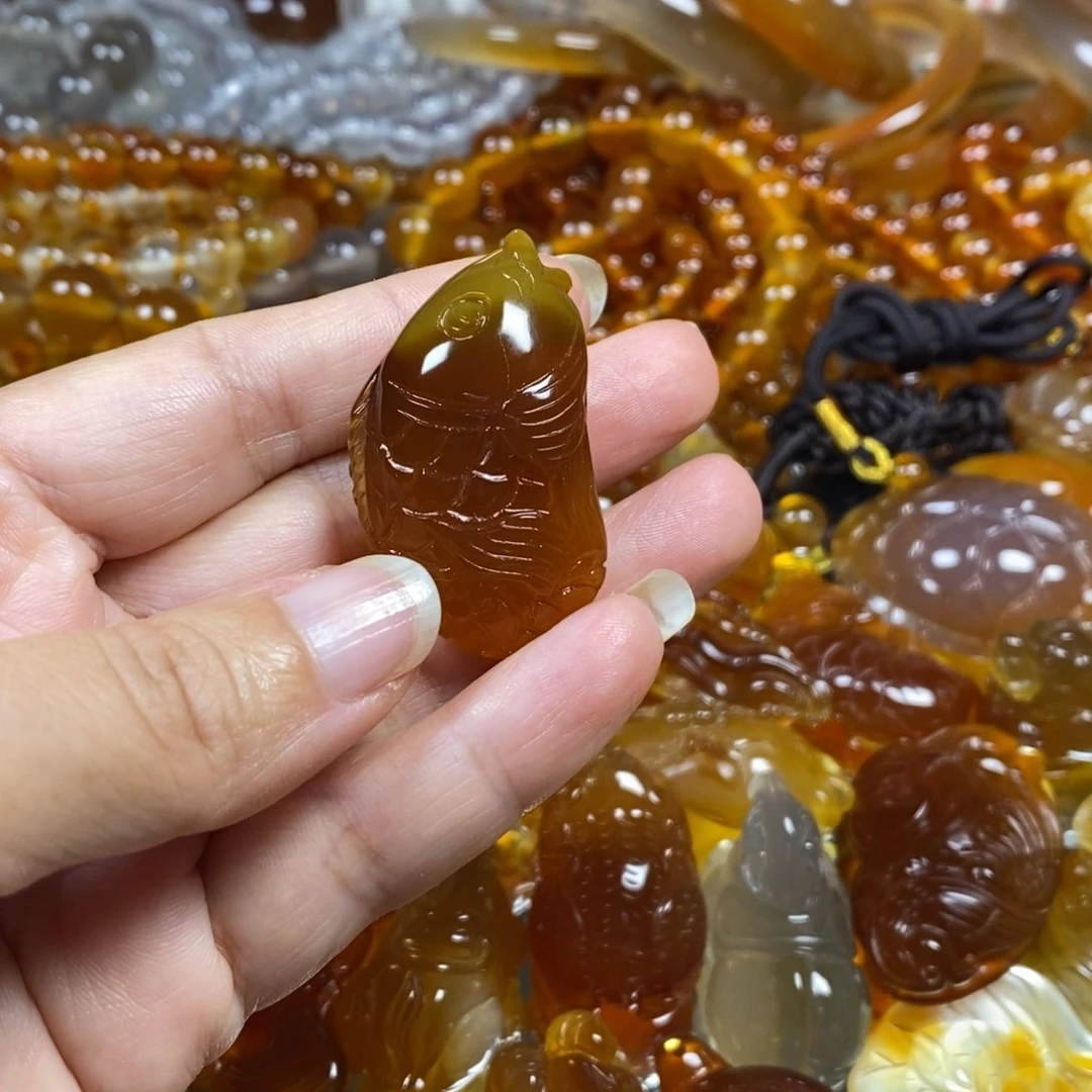 玛瑙/玉髓未镶嵌玛瑙吊坠