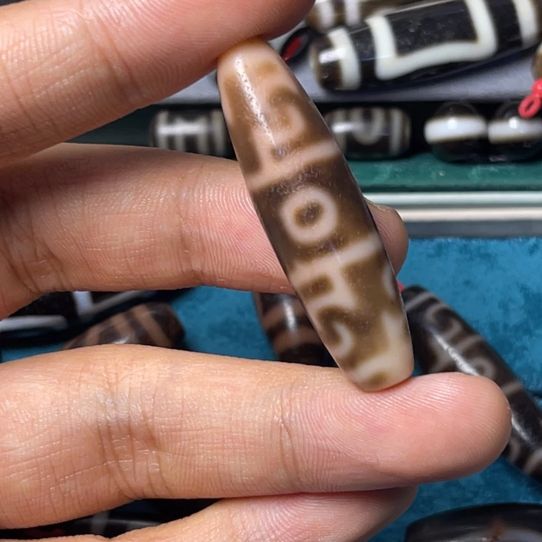 李***事玛瑙/玉髓未镶嵌颈饰