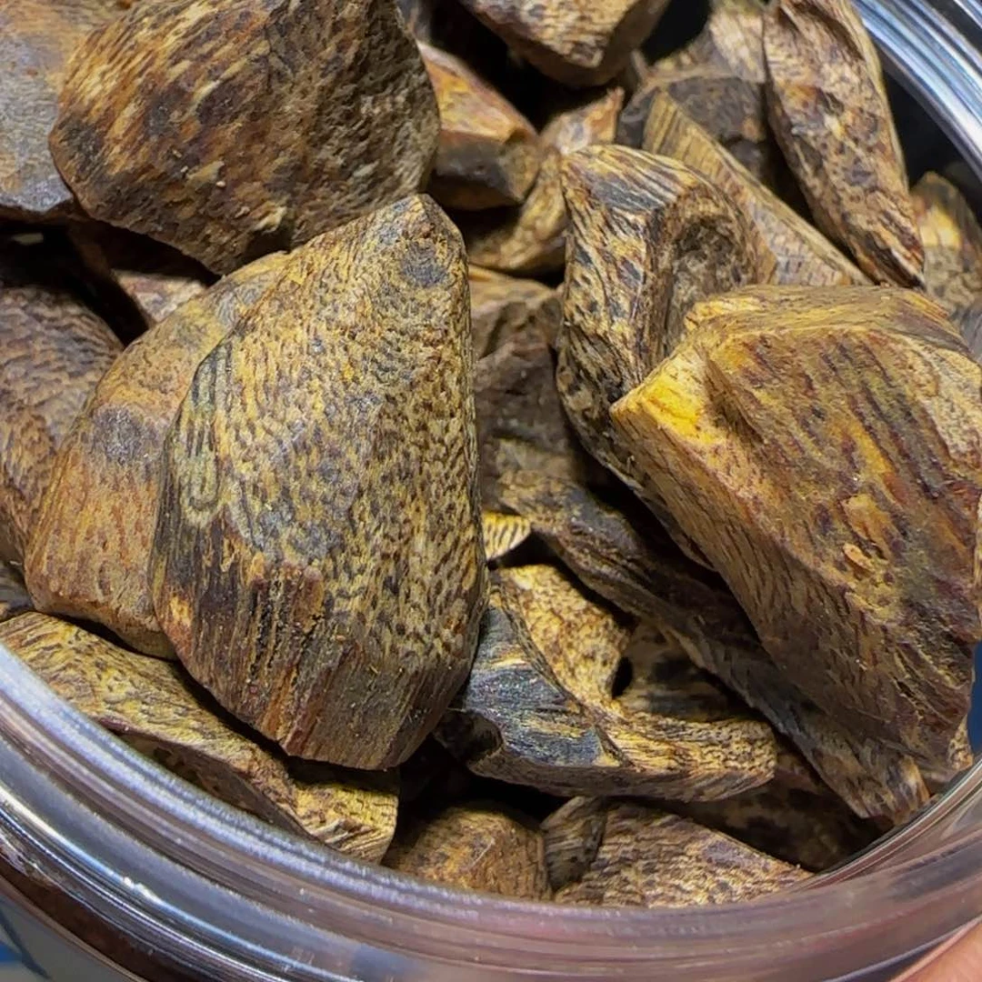 沉香手把件龙*天沉香奇楠白棋树丁包头60克