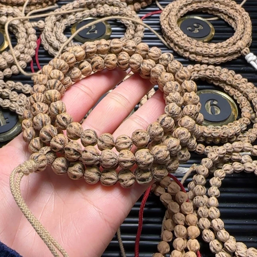 【闪购商品】柏香籽/百香籽吊坠?****I