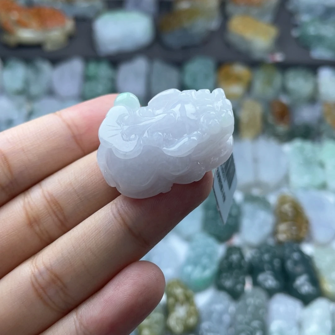 颈饰未镶嵌翡翠貔貅